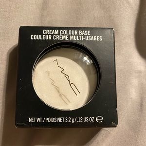 MAC Luna cream color base